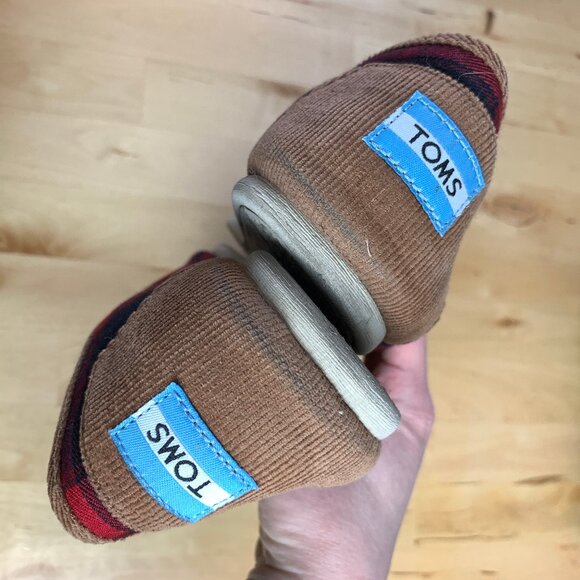 TOMS Red and Black Plaid Woven Women's Classics - Size 8 - Picture 6 of 6